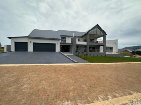 955 Highlands Gate Golf Estate